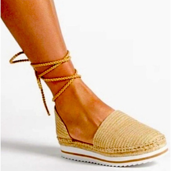 Jennifer Lopez espadrilles - Picture 1 of 6